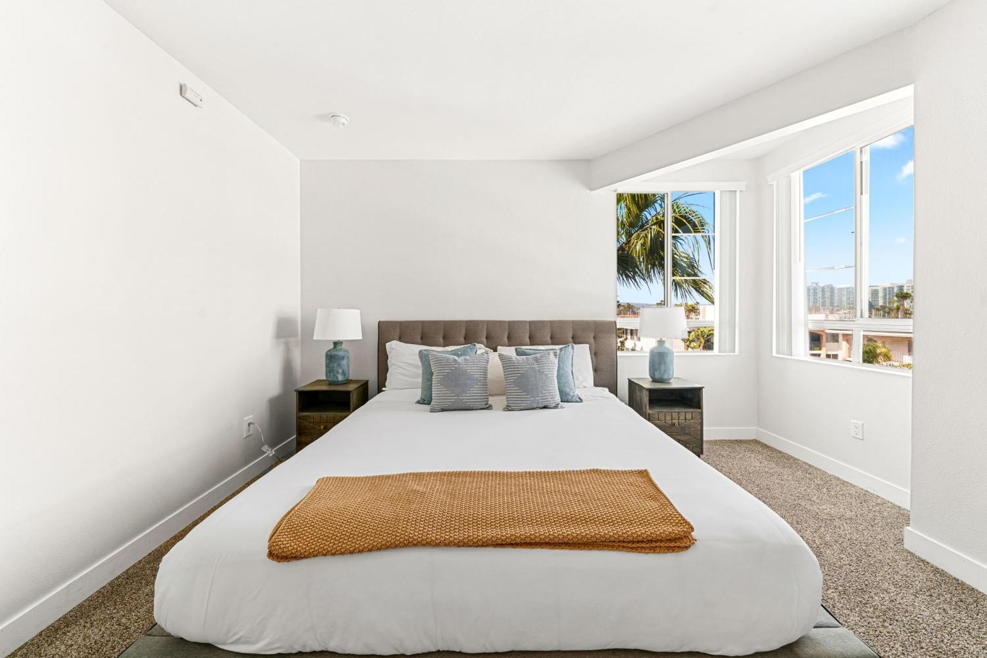 Apartment Stylish 2br With Marina Views & Pool