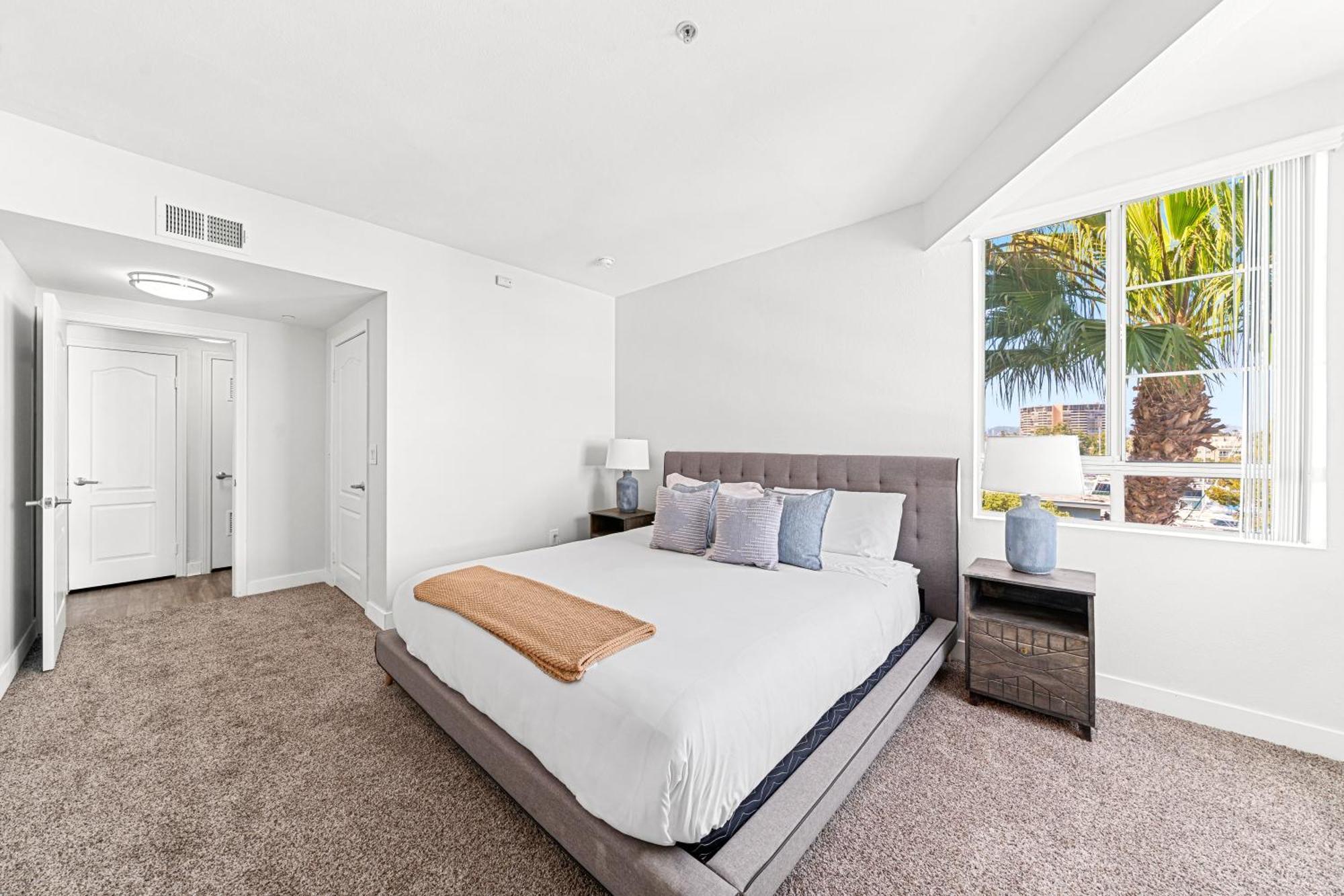 Apartment Stylish 2br With Marina Views & Pool *