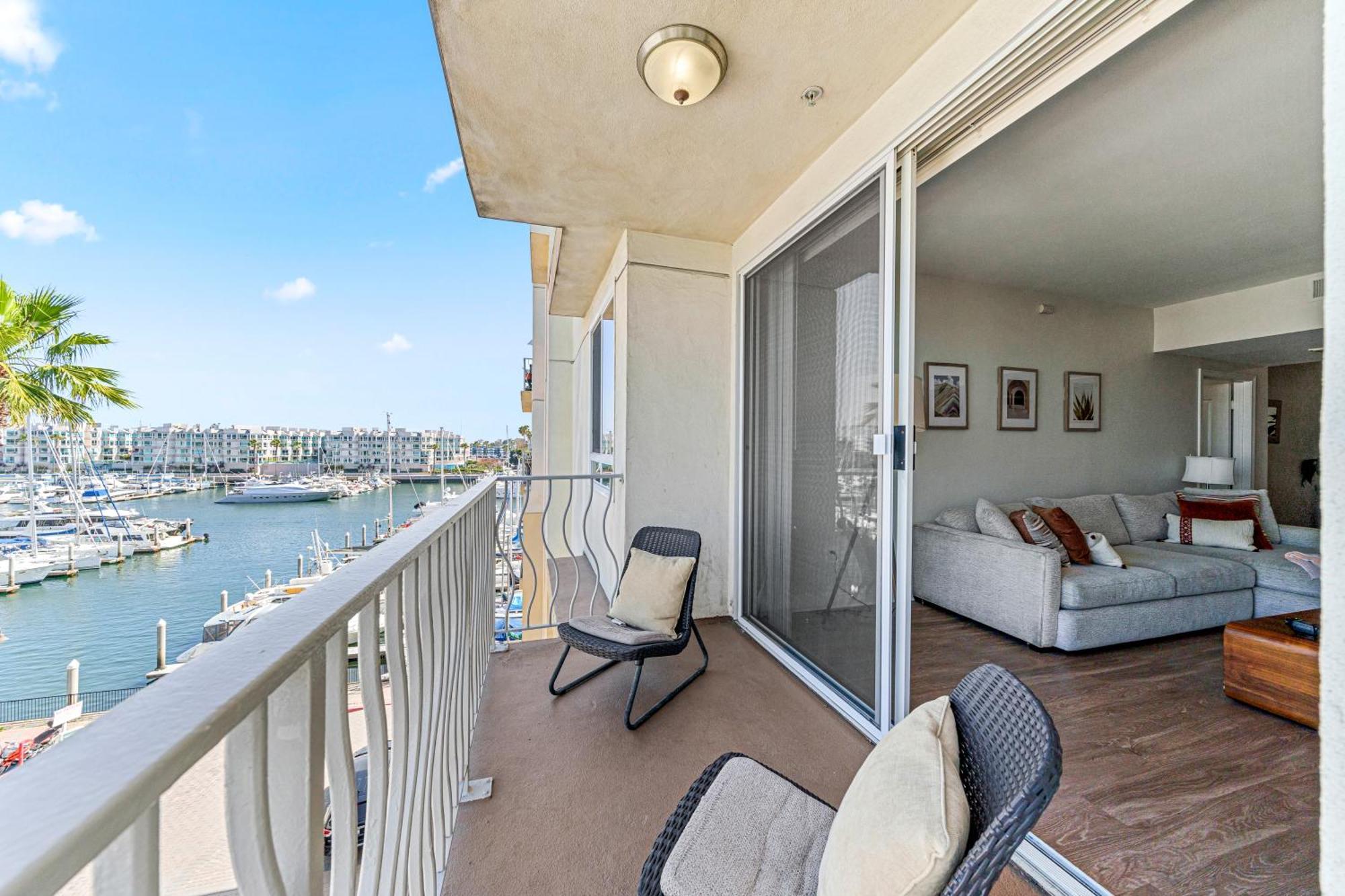 Stylish 2br With Marina Views & Pool Apartment Los Angeles