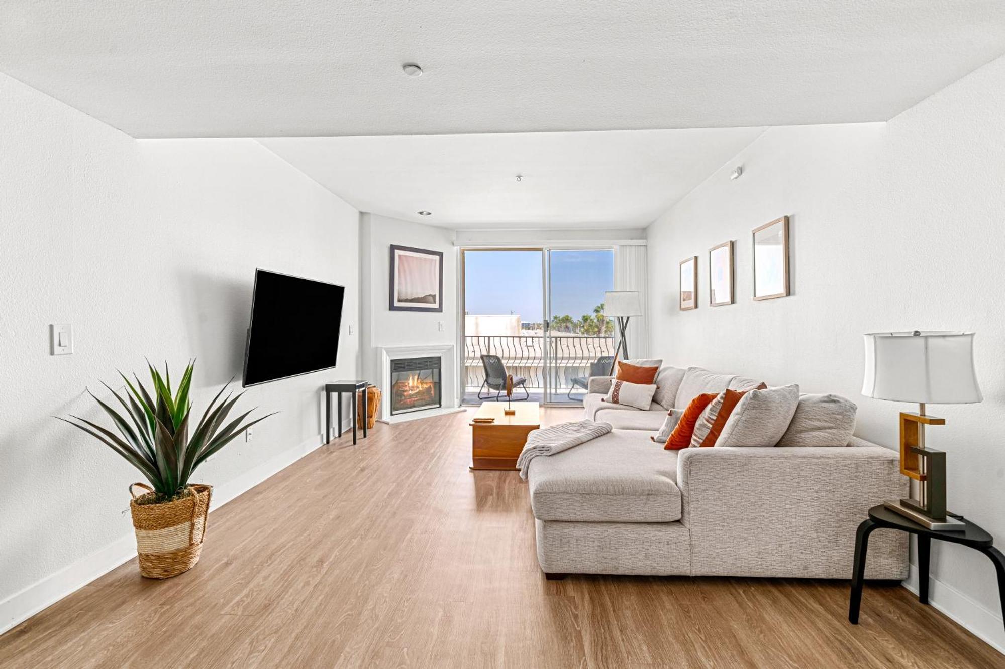 Apartment Stylish 2br With Marina Views & Pool Los Angeles
