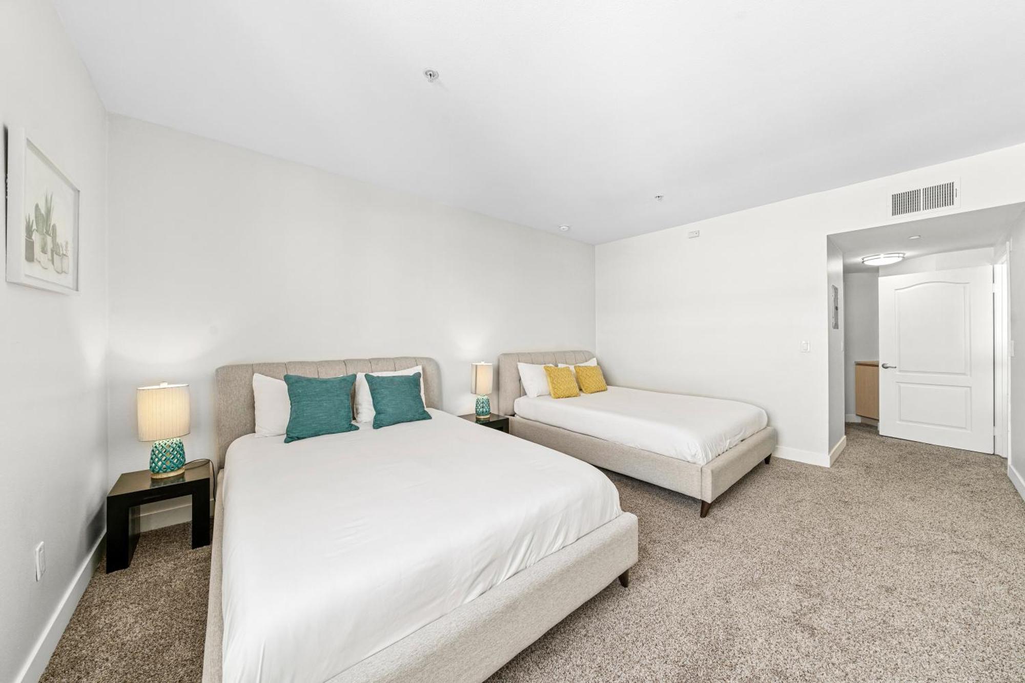 Apartment Stylish 2br With Marina Views & Pool